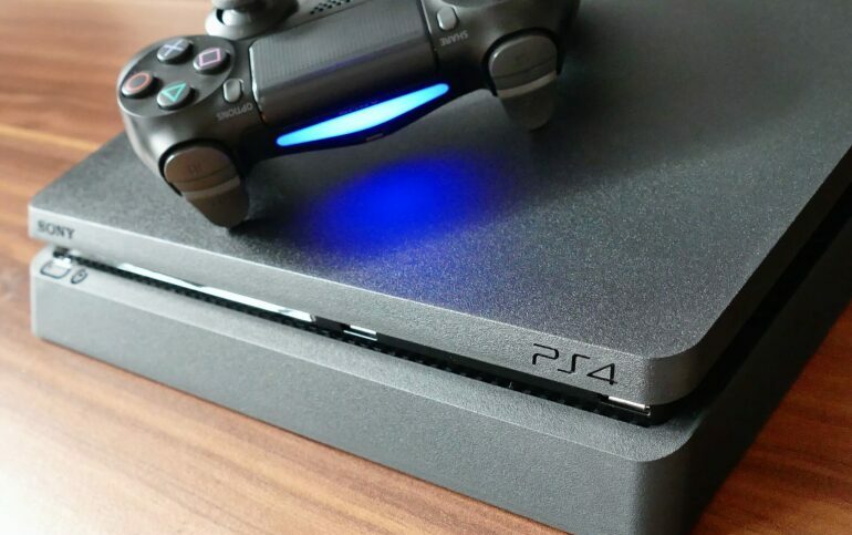 Как правильно включать и выключать PS4